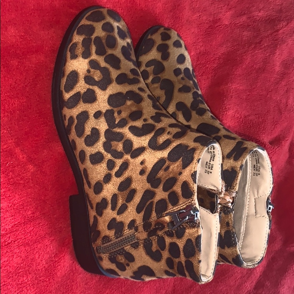 Suede Leopard Print Booties - Picture 2 of 3